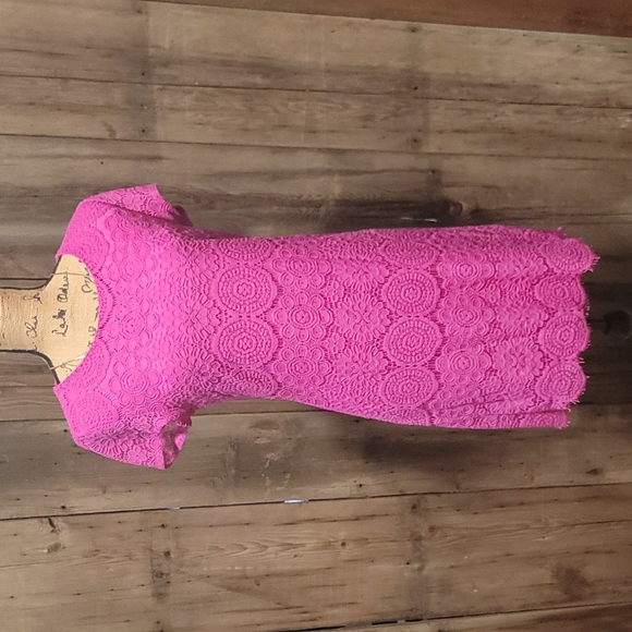 Laundry By Shelli Segal Dresses & Skirts - Laundry sz 4 Pink lace dress Shelli Segal short